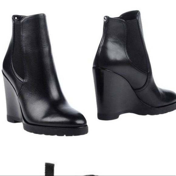 Michael Kors Thea Boots, size 8.5 - Picture 6 of 6